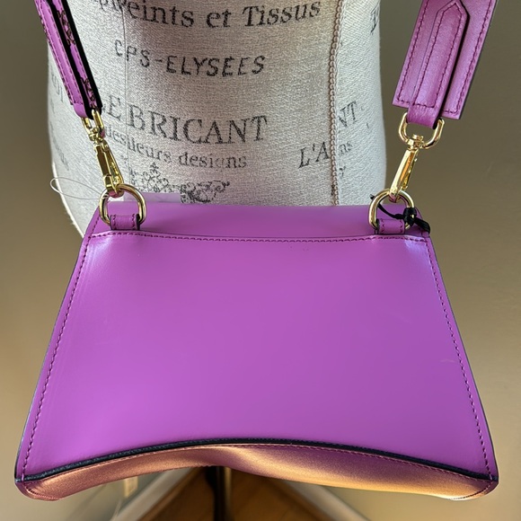 Valentino logo lavender crossbody w/dust bag NWT - Picture 8 of 16